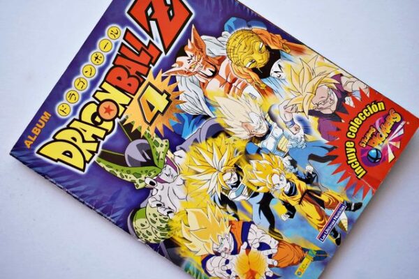 Dragon Ball Z4: Tiene 156 Láminas (Álbum) (1999, Salo)