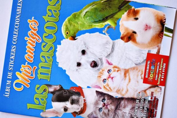 Mis Amigos Las Mascotas: Álbum Vacío (Sin láminas) (2019, Rocarte)