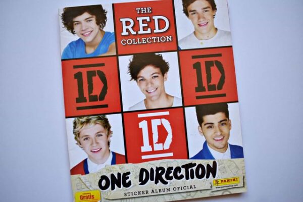 One Direction, The Red Collection: Faltan 1 Láminas (Álbum) (2014, Panini)