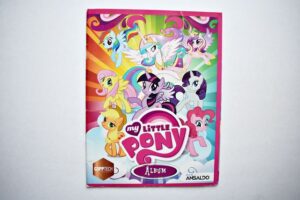 My Little Pony 2015: Tiene 71 Láminas (Álbum) (2015, Ansaldo)