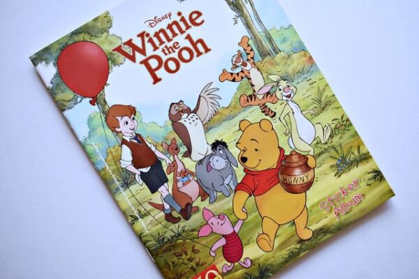 Winnie The Pooh: Faltan 28 Láminas (Álbum) (2011, Panini)