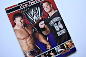 WWE Álbum Premium Official: Tiene 17 Láminas (Álbum) (2006, Salo)