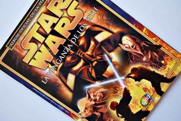 Star Wars Episodio 3, La Venganza de los Sith: Tiene 71 Láminas (Álbum) (2005, Salo)