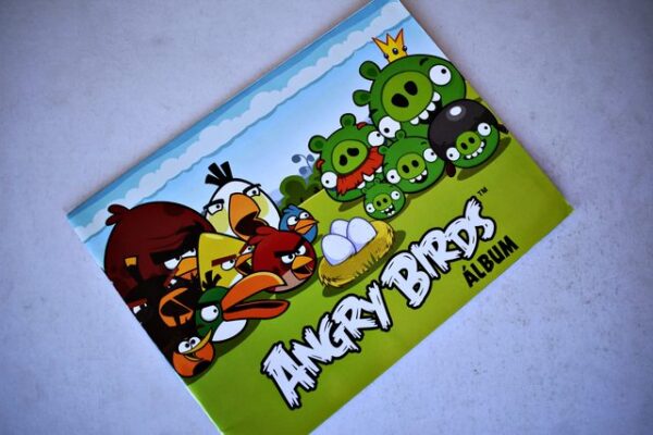 Angry Birds: Tiene 39 Láminas (Álbum) (2012, Klu)
