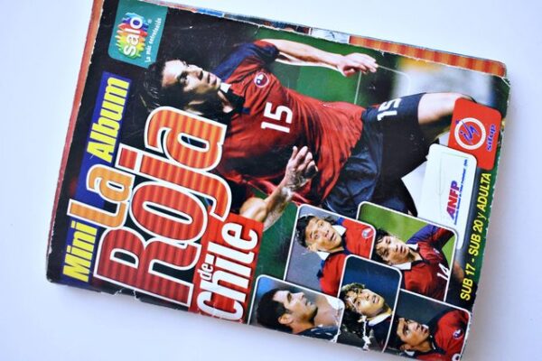 Mini Álbum La Roja 2005: Tiene 88 Láminas (Álbum) (2005, Salo)