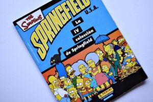The Simpsons, IV Springfield USA: Tiene 130 Láminas (Álbum) (2003, Panini)