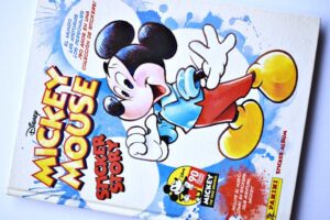 Mickey Mouse Sticker Story 90 Años: Álbum Completo (Con todas sus láminas pegadas) (2019, Panini)