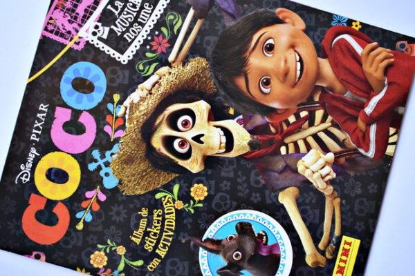 Coco, La Música Nos Une: Álbum Vacío (Sin láminas) (2018, Panini)