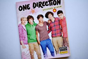 One Direction: Faltan 1 Láminas (Álbum) (2012, Panini)