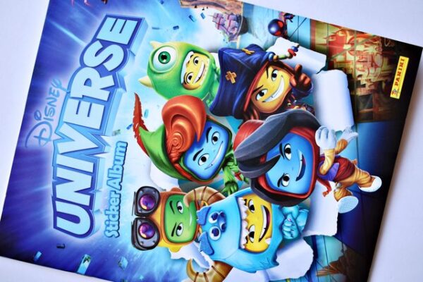Disney Universe: Álbum Completo (Con todas sus láminas pegadas) (2012, Panini)