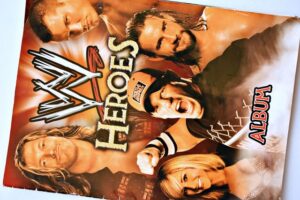 WWE Héroes: Tiene 48 Láminas (Álbum) (2008, Topps)