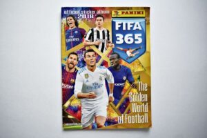 FIFA 365 2018: Tiene 34 Láminas (Álbum) (2017, Panini)