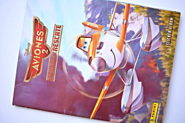 Aviones: Tiene 21 Láminas (Álbum) (2013, Panini)