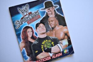 WWE Superstars Uncovered: Faltan 20 Láminas (Álbum) (2007, Salo)