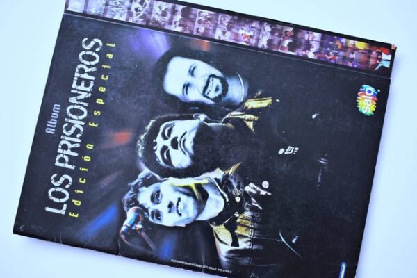 Los Prisioneros: Tiene 24 Láminas (Álbum) (2003, Salo)