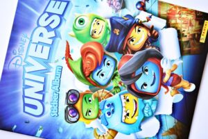 Universe: Álbum Completo (Con todas sus láminas pegadas) (2012, Panini)