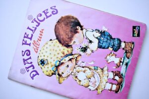 Días Felices: Tiene 28 Láminas (Álbum) (1982, Salo)