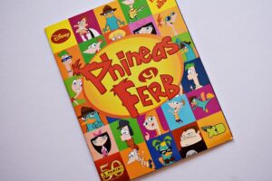 Phineas y Ferb: Tiene 20 Láminas (Álbum) (2011, Panini)