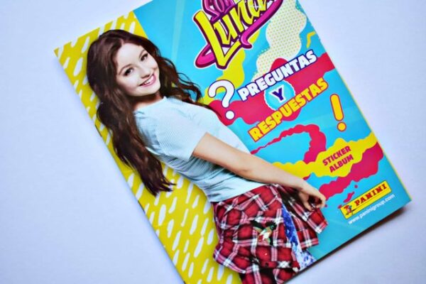 Soy Luna 2 - Preguntas y Respuestas: Álbum Vacío (Sin láminas) (2017, Panini)