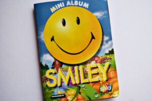 Smiley, Mini Álbum: Faltan 50 Láminas (Álbum) (2010, Panini)