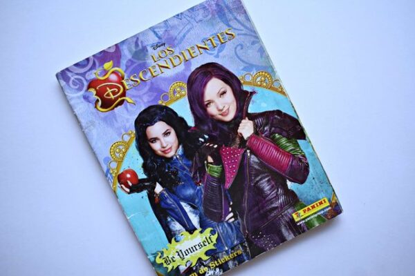 Descendants (Panini, 2016): Premium Category