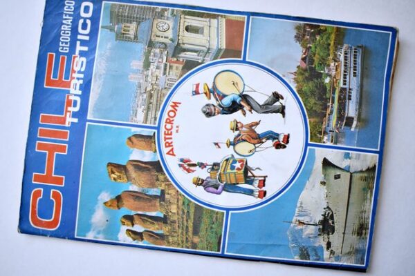Chile Geografico y Turistico: Tiene 80 Láminas (Álbum) (1975, Artecrom)