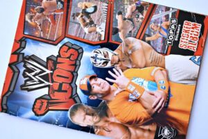 WWE Icon: Álbum Completo (Con todas sus láminas pegadas) (2009, Topps)