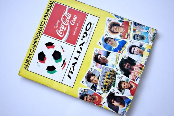 Copa Mundial 90' Italia: Tiene 120 Láminas (Álbum) (1990, Coca-Cola)