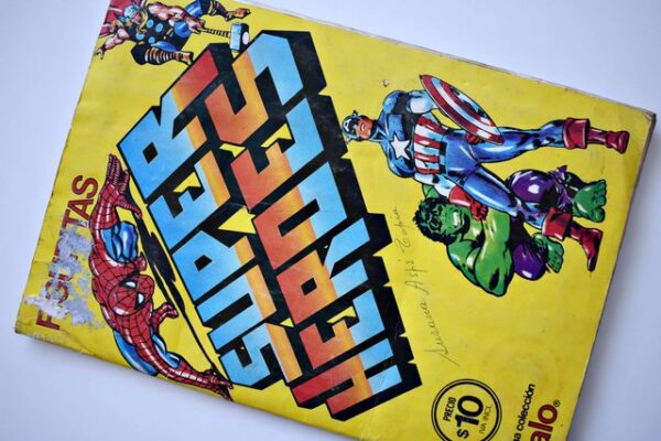 Super Héroes: Álbum Completo (Con todas sus láminas pegadas) (1981, Salo)
