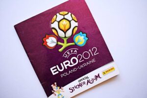 UEFA Euro 2012 Poland - Ukraine: Tiene 254 Láminas (Álbum) (2012, Panini)
