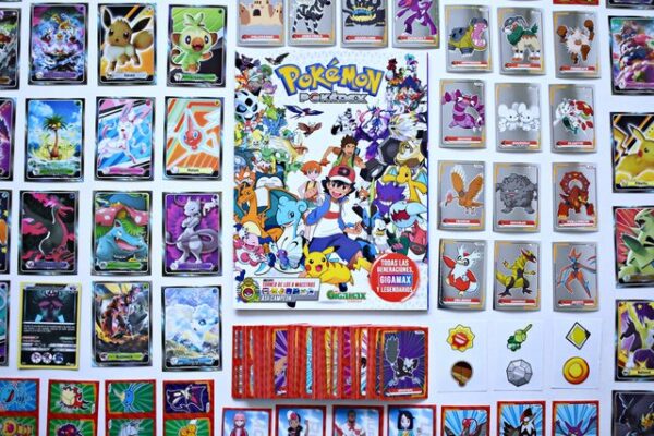 Pokémon Pokédex Gigamax: Álbum Completo A Pegar [Complete Set]