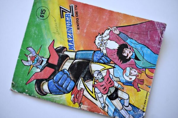 Mazinger Z Exito de TV: Tiene 60 Láminas (1977, Exito De Tv)