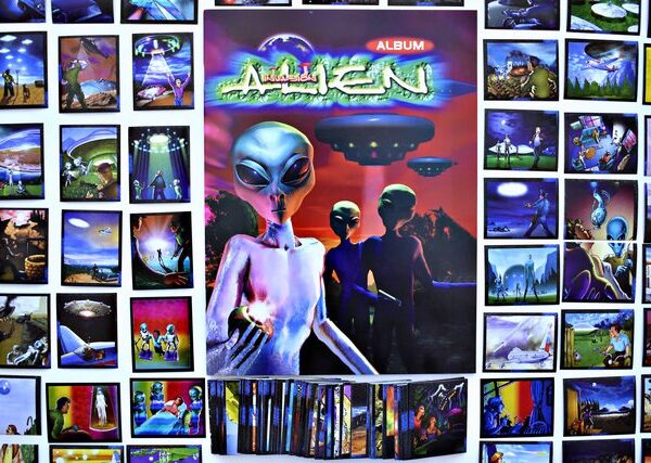 . Invasion Alien: Álbum Completo A Pegar foto 1