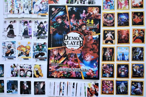 Demon Slayer 4: 1ra a 4ta Temporada: Álbum Completo A Pegar [Complete Set]